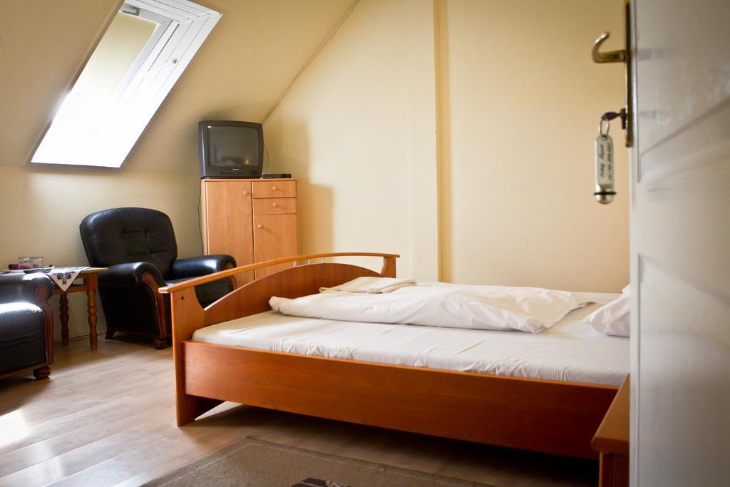 Szekely Fogado Bed and Breakfast Tunyogmatolcs Δωμάτιο φωτογραφία